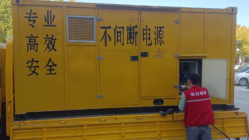 临县柴油发电机组和UPS电源配合使用时，如何避免切换过程中的电力中断？